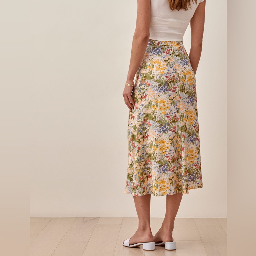 Reformation Bea Skirt in Countryside